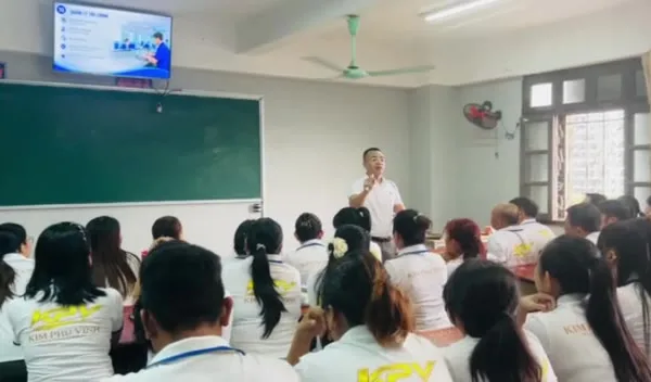 Khung hình mở đầu video: Lớp giáo dục định hướng tại KPV (1)