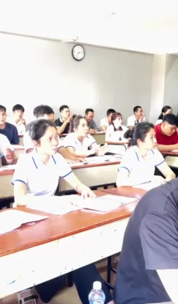 Khung hình mở đầu video: Lớp học tại KPV (2)